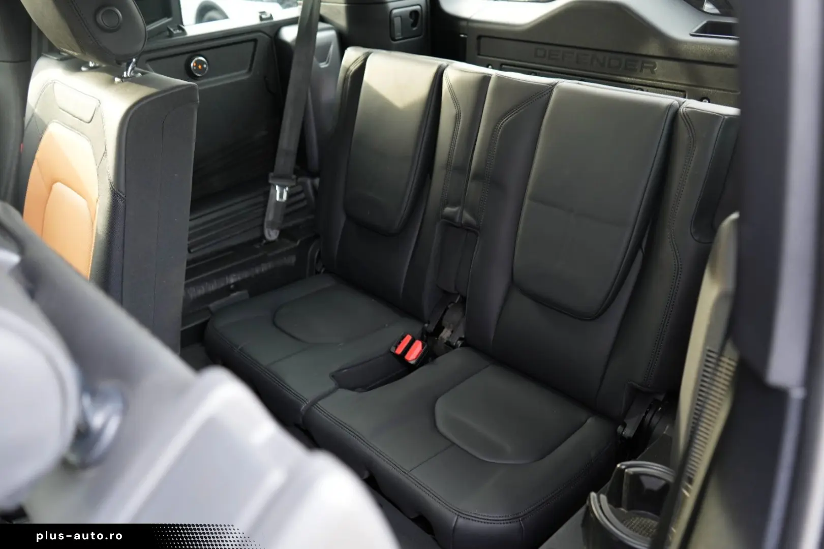 LAND ROVER Defender 110 X-DYNAMIC HSE STANDHEIZ 7SITZE AHK