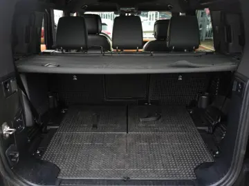 LAND ROVER Defender 110 X-DYNAMIC HSE STANDHEIZ 7SITZE AHK