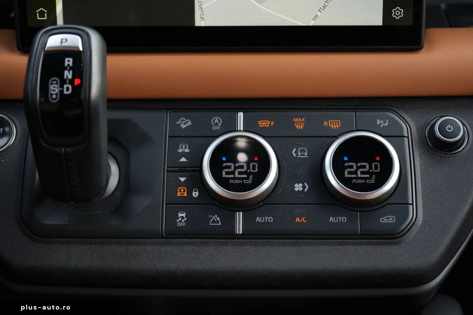 LAND ROVER Defender 110 X-DYNAMIC HSE STANDHEIZ 7SITZE AHK