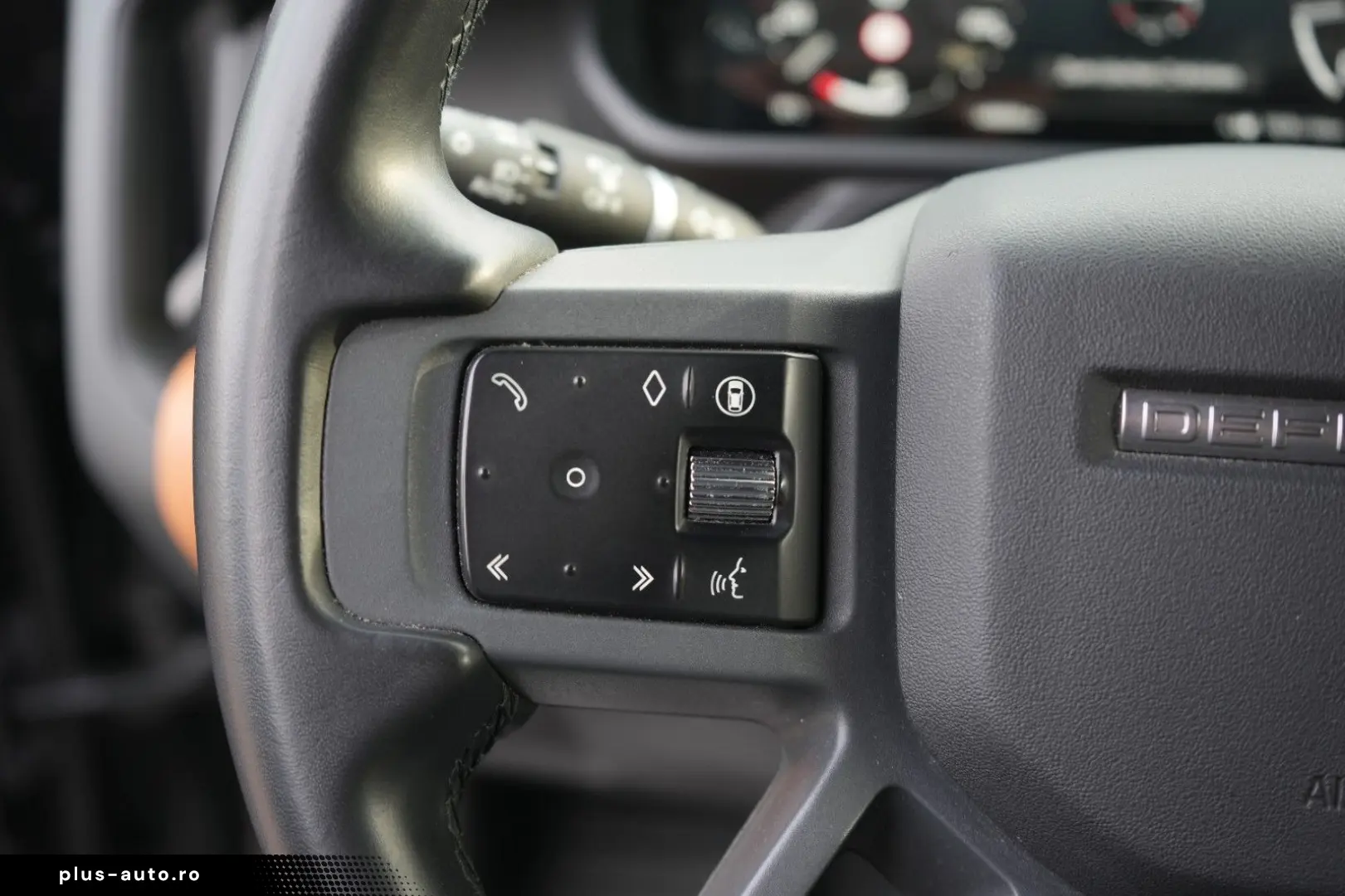 LAND ROVER Defender 110 X-DYNAMIC HSE STANDHEIZ 7SITZE AHK