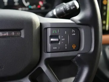 LAND ROVER Defender 110 X-DYNAMIC HSE STANDHEIZ 7SITZE AHK
