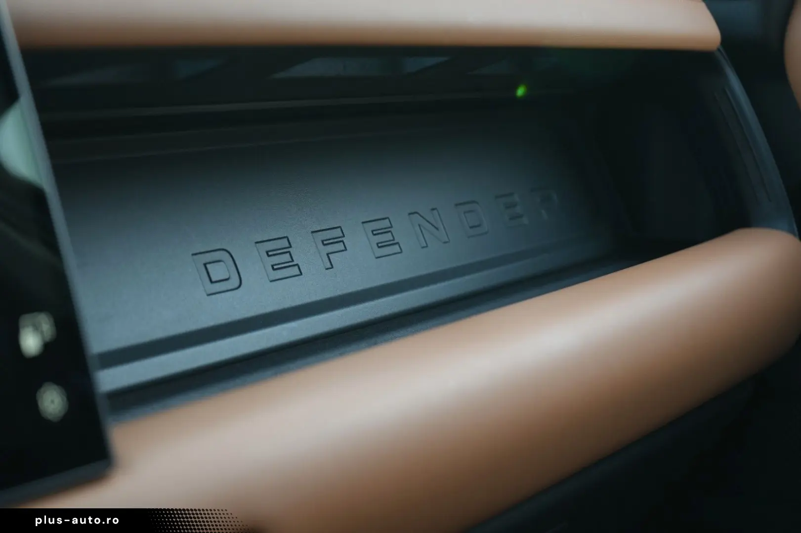 LAND ROVER Defender 110 X-DYNAMIC HSE STANDHEIZ 7SITZE AHK