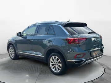 VW T-Roc 1.5TSI DSG Style LED AHK Pano Standheizung