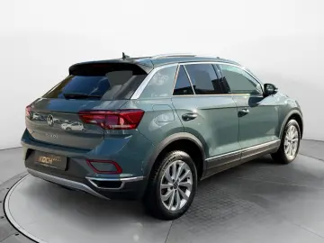 VW T-Roc 1.5TSI DSG Style LED AHK Pano Standheizung