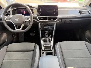 VW T-Roc 1.5TSI DSG Style LED AHK Pano Standheizung