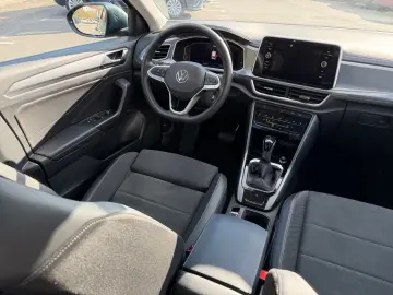 VW T-Roc 1.5TSI DSG Style LED AHK Pano Standheizung