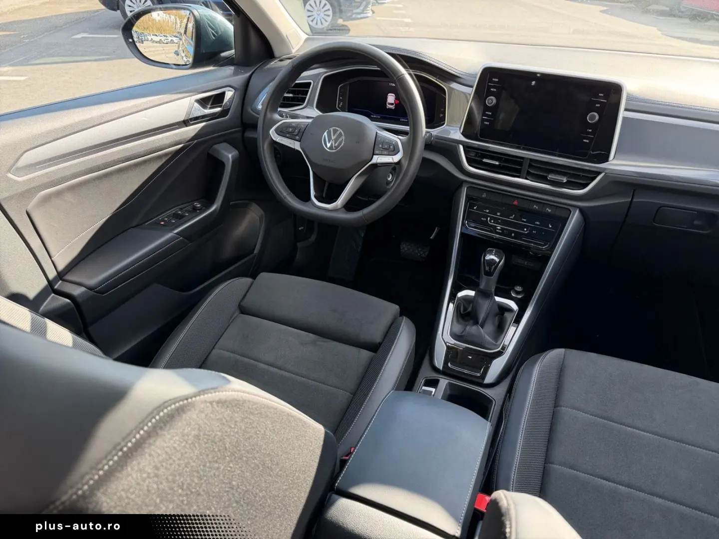 VW T-Roc 1.5TSI DSG Style LED AHK Pano Standheizung