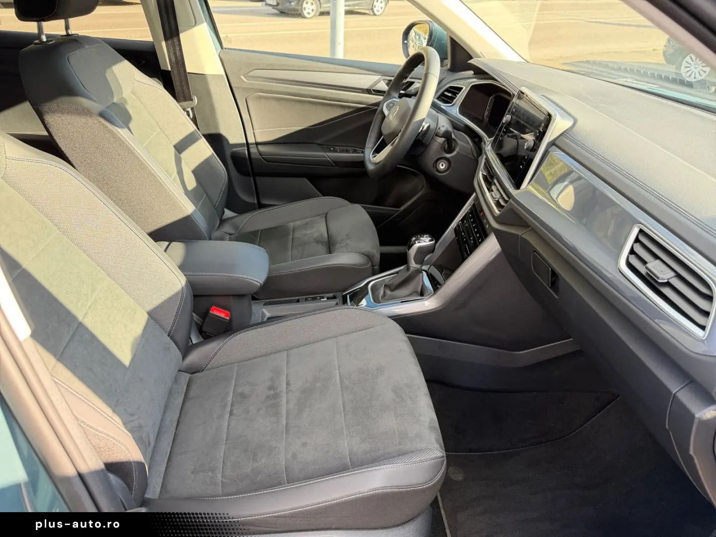 VW T-Roc 1.5TSI DSG Style LED AHK Pano Standheizung