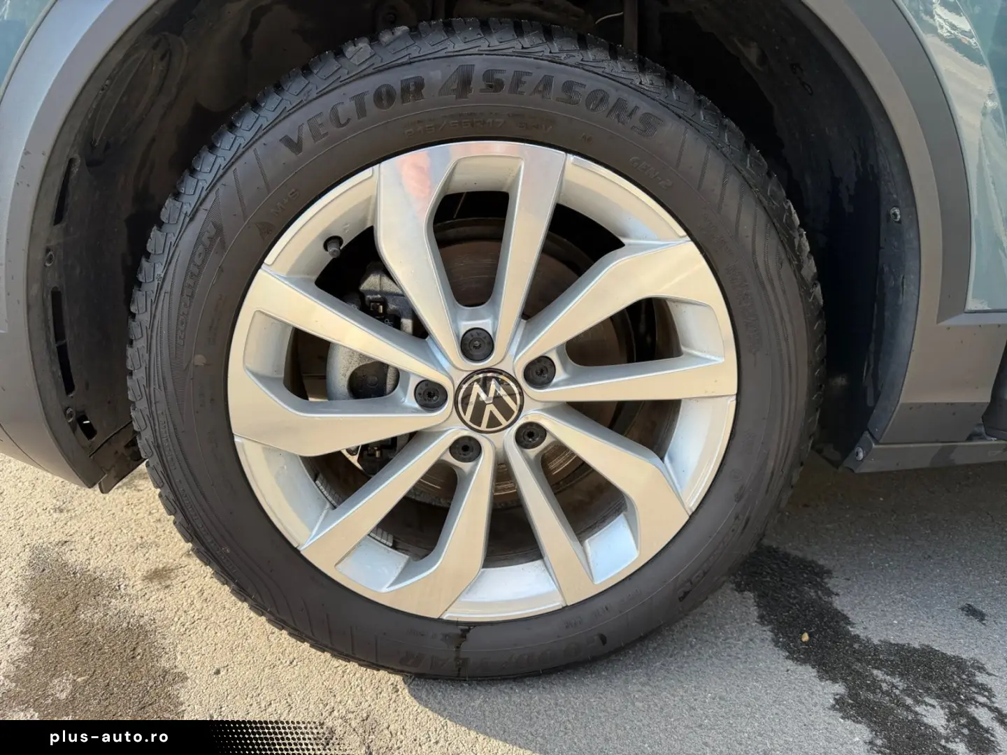 VW T-Roc 1.5TSI DSG Style LED AHK Pano Standheizung