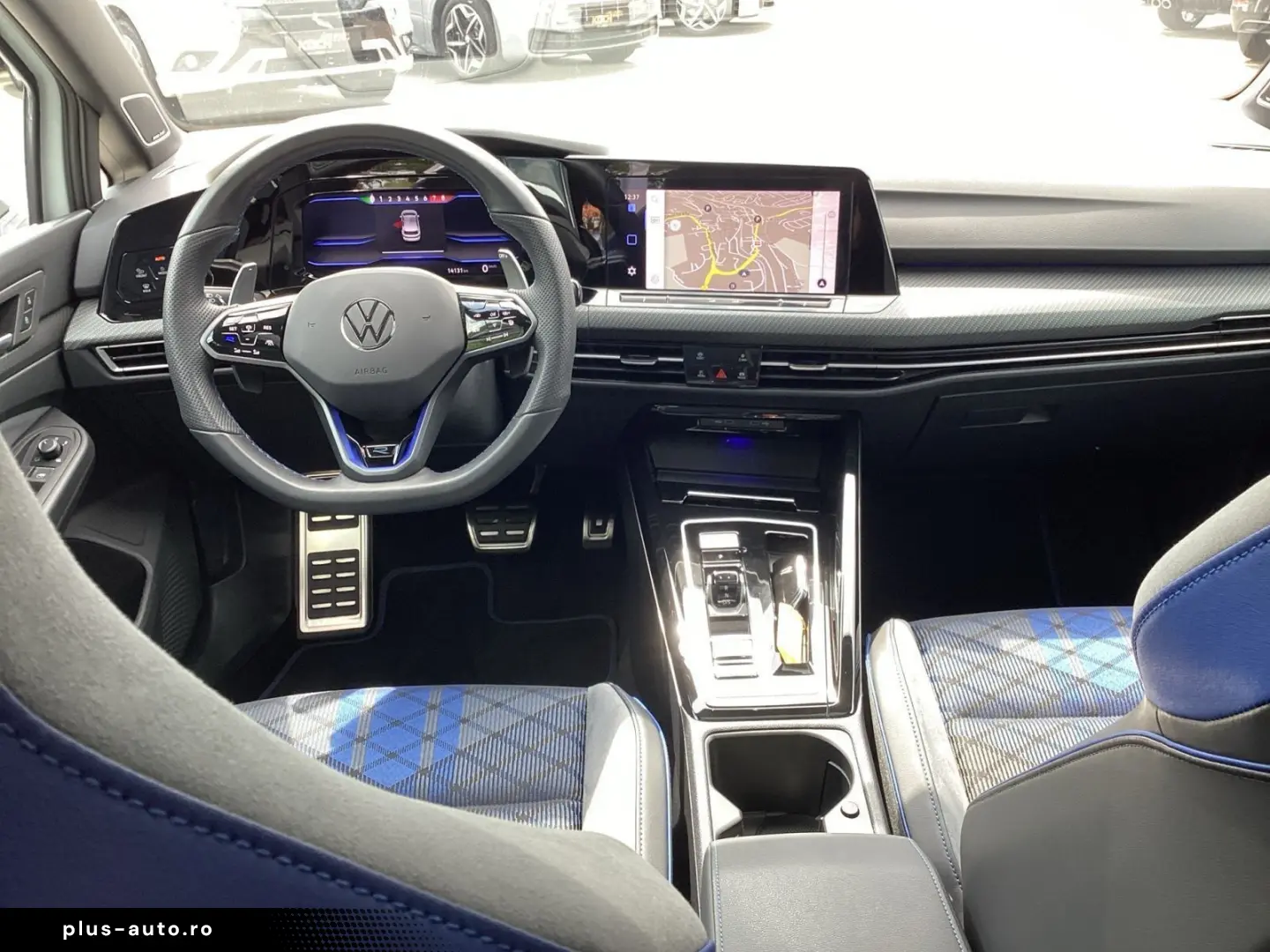 VW Golf VIII R 4M DSG Navi LED Pano HUD