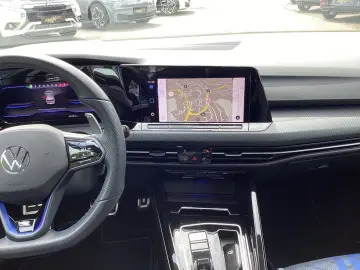 VW Golf VIII R 4M DSG Navi LED Pano HUD