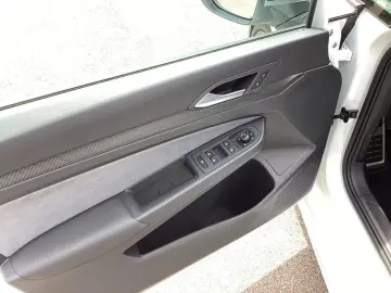 VW Golf VIII R 4M DSG Navi LED Pano HUD