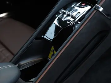 FERRARI Roma Magneride Carbon Cam QuiltedStyle 20  TOP