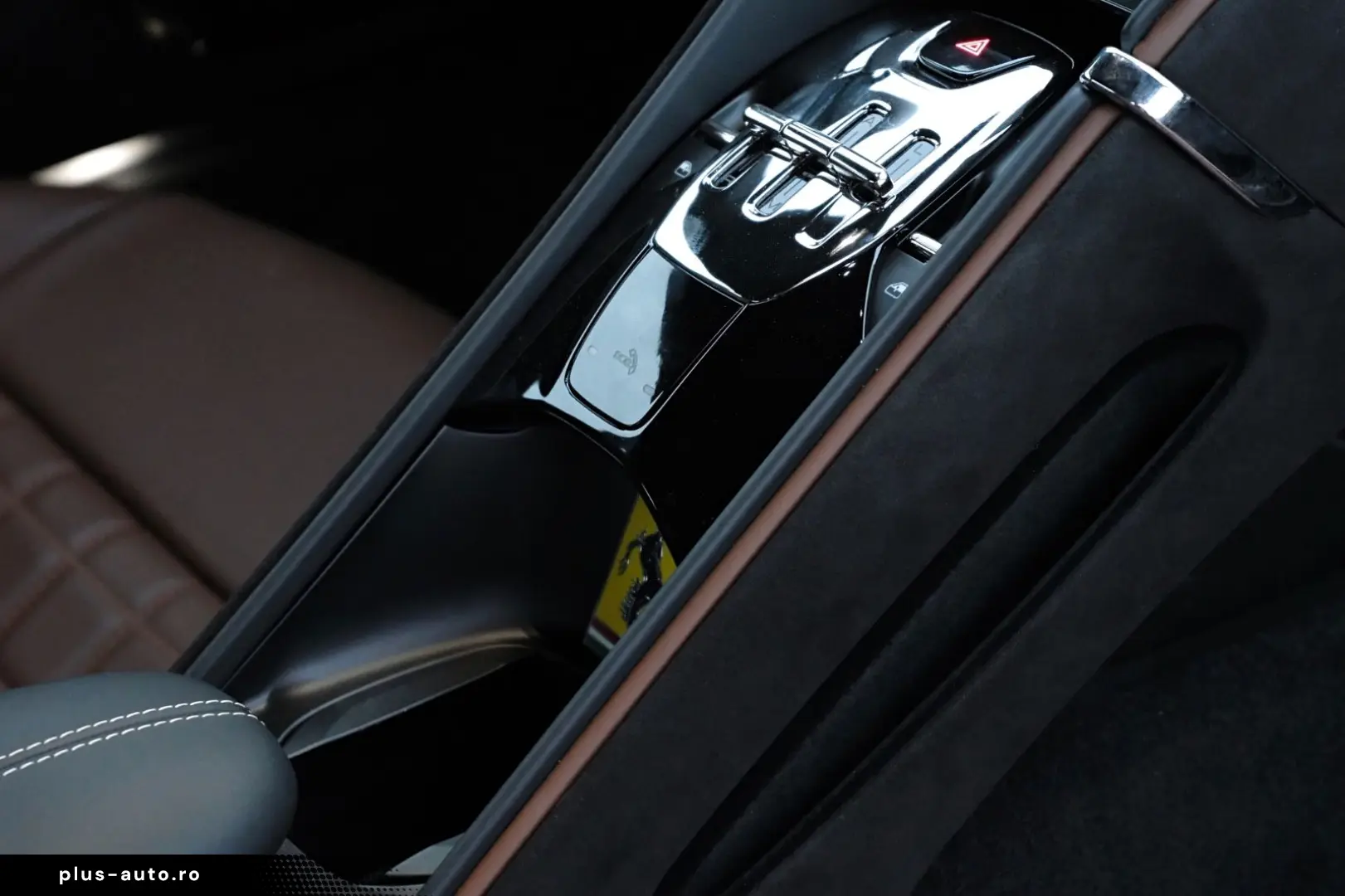 FERRARI Roma Magneride Carbon Cam QuiltedStyle 20  TOP