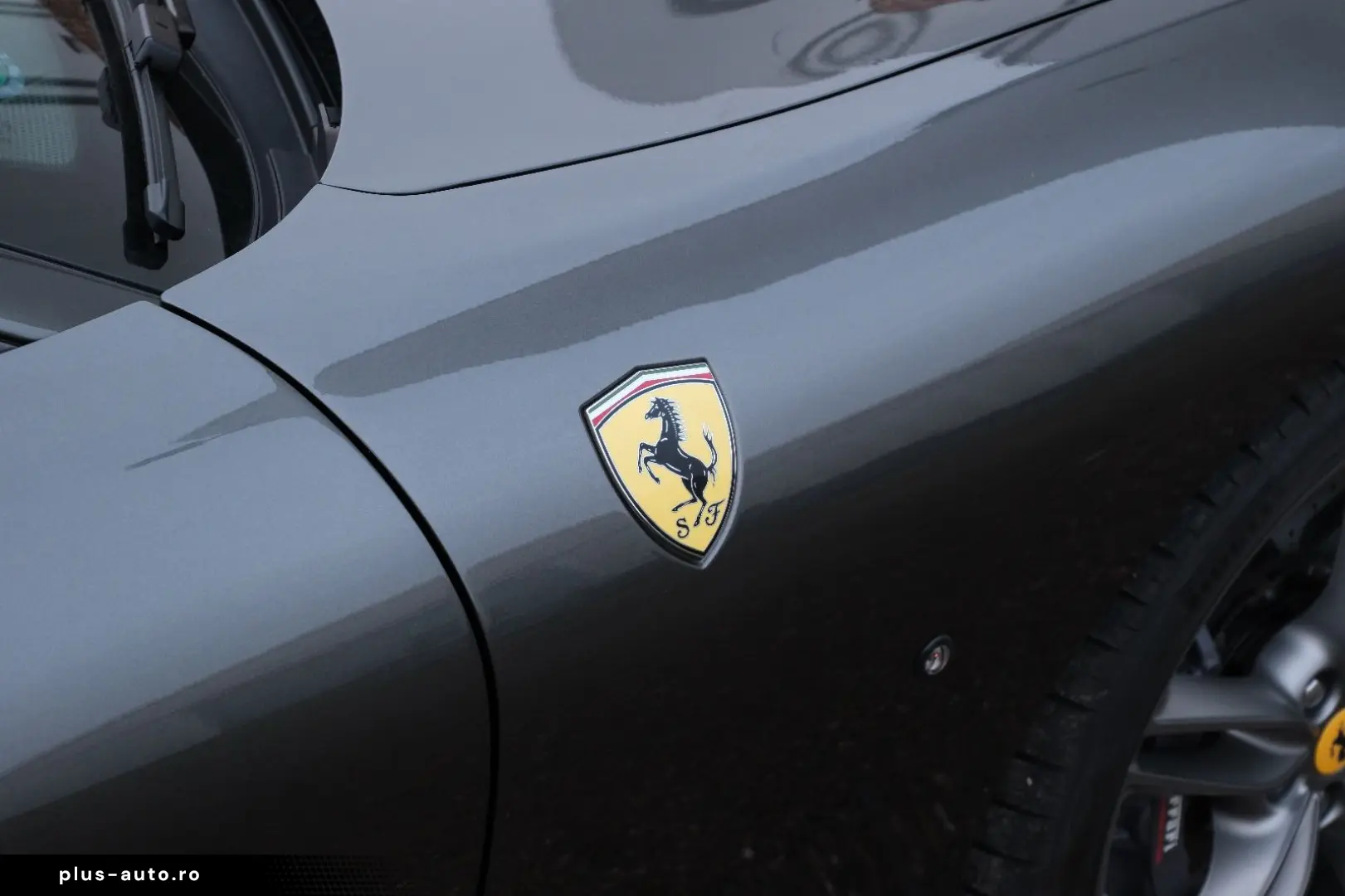 FERRARI Roma Magneride Carbon Cam QuiltedStyle 20  TOP