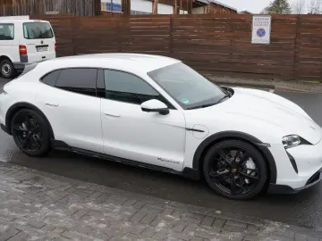PORSCHE Taycan 4S Cross Turismo HeadUp  Beifahrerdisplay