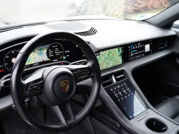 PORSCHE Taycan 4S Cross Turismo HeadUp  Beifahrerdisplay