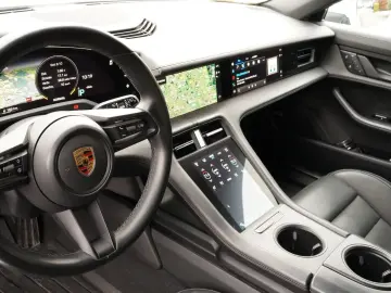 PORSCHE Taycan 4S Cross Turismo HeadUp  Beifahrerdisplay