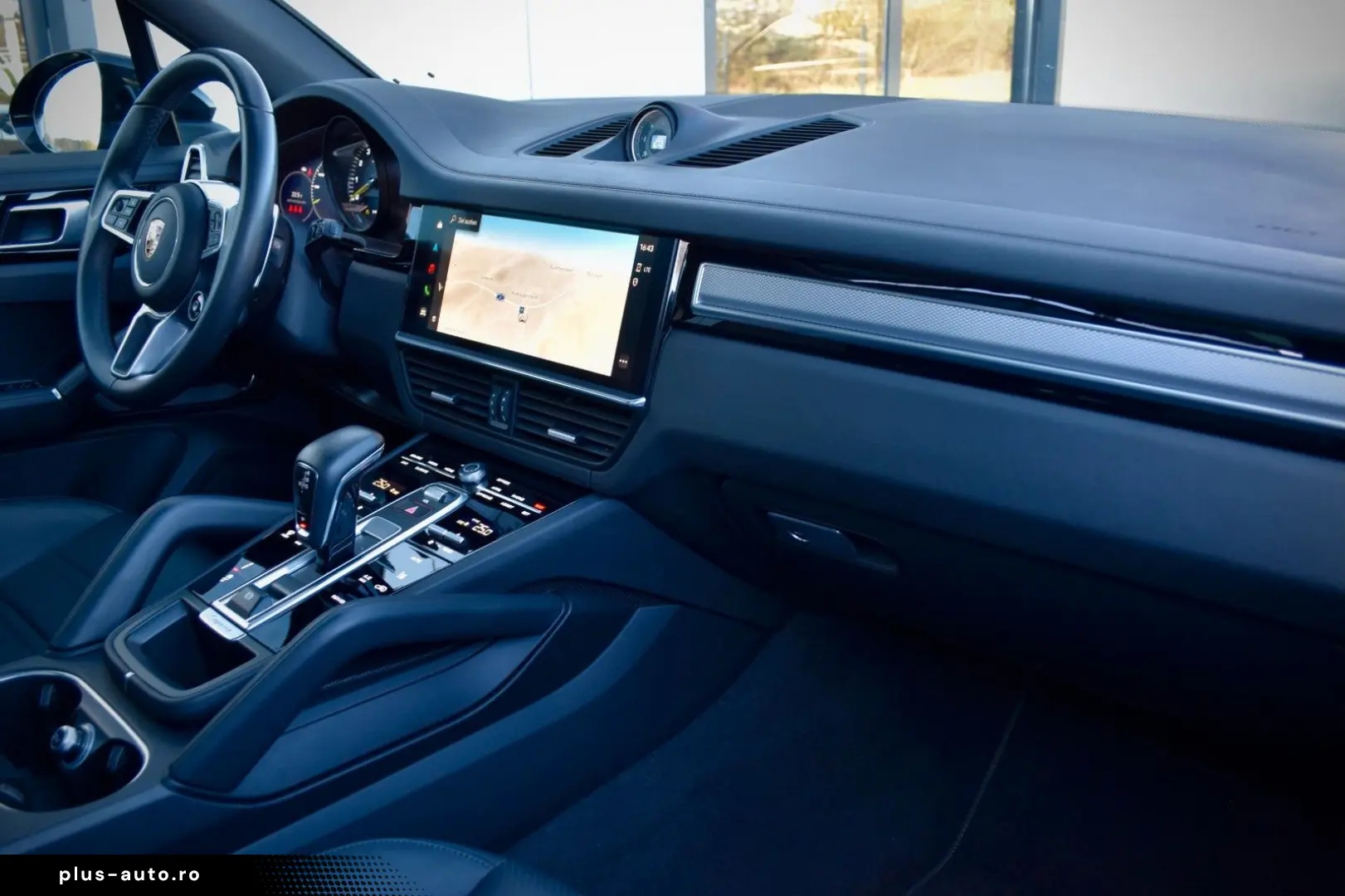PORSCHE E-HYBRID PLATINUM EDITION PANO LUFT CHRONO AHK