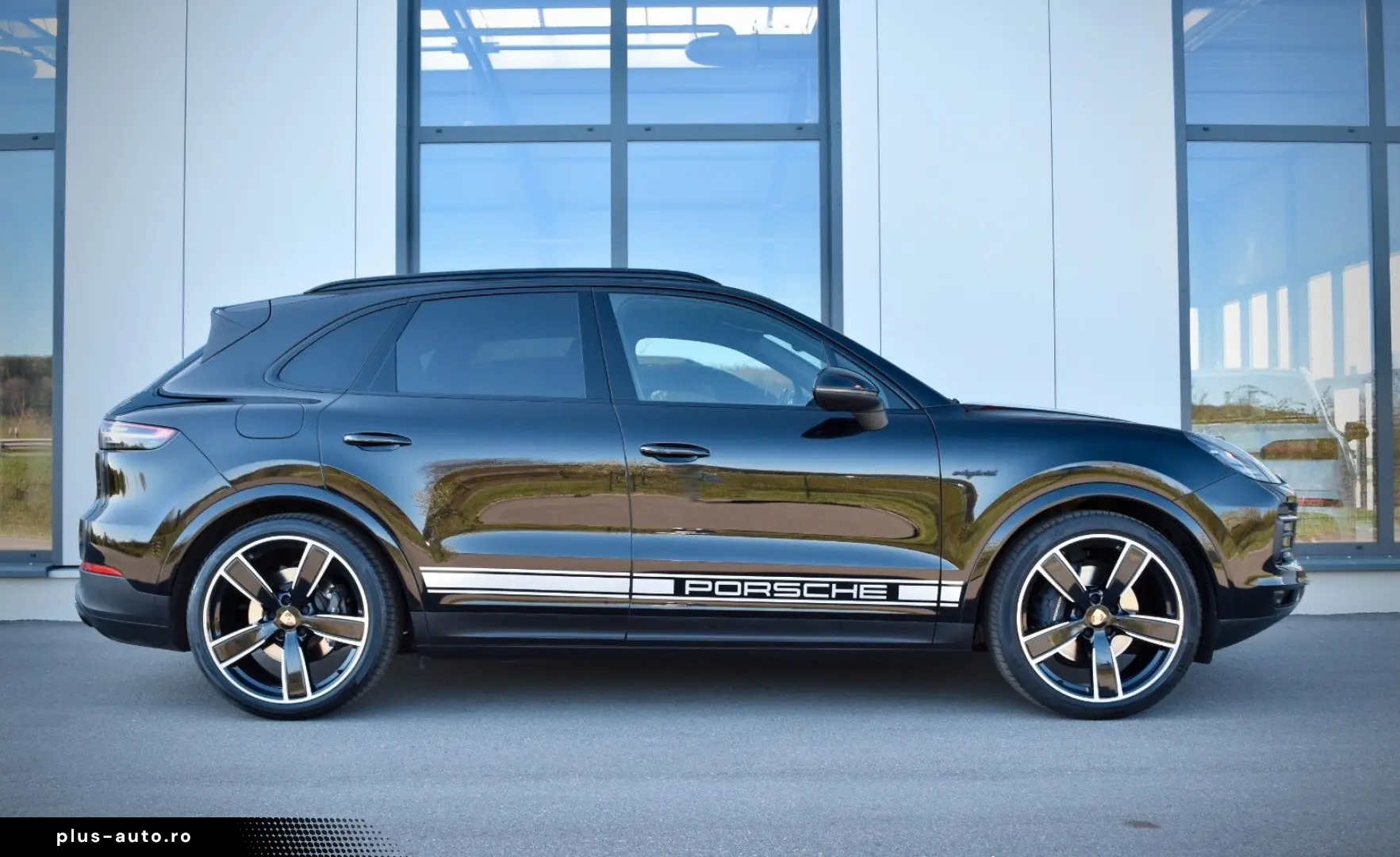 PORSCHE E-HYBRID PLATINUM EDITION PANO LUFT CHRONO AHK