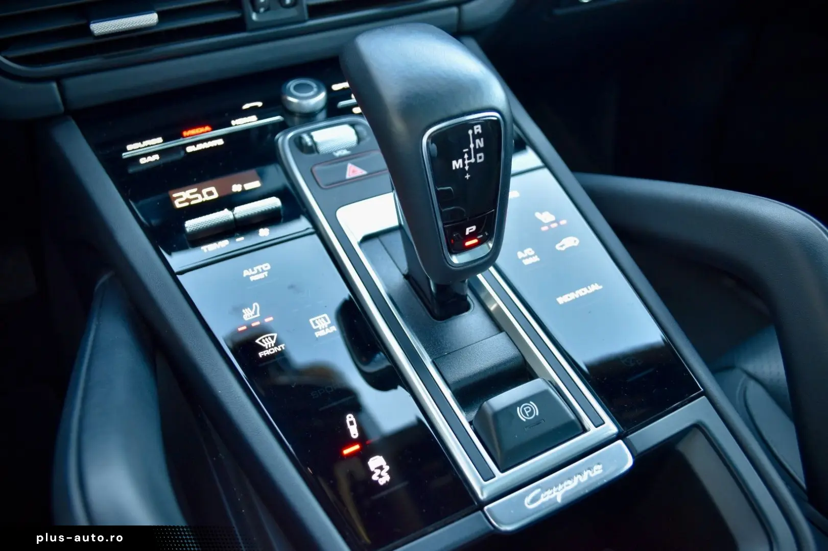 PORSCHE E-HYBRID PLATINUM EDITION PANO LUFT CHRONO AHK
