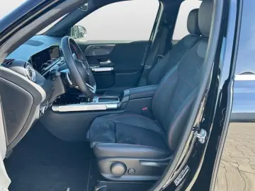 MERCEDES-BENZ GLB 200 d AMG Multibeam HANDS-FREE AHK Kamera