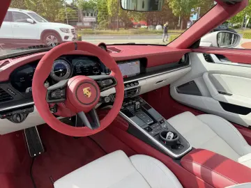 PORSCHE 911 Turbo S Cabriolet  Lift Leder-Exkl. Matrix
