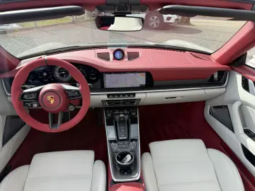 PORSCHE 911 Turbo S Cabriolet  Lift Leder-Exkl. Matrix