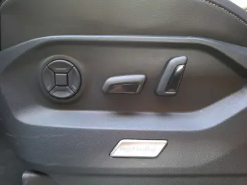 VW Touareg TDI Elegance Matrix Navi ACC AHK Luft 20