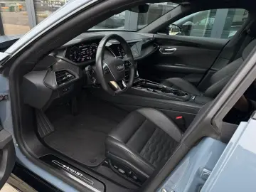 AUDI e-tron GT quattro PANO LUFTMATRIX E-SOUND
