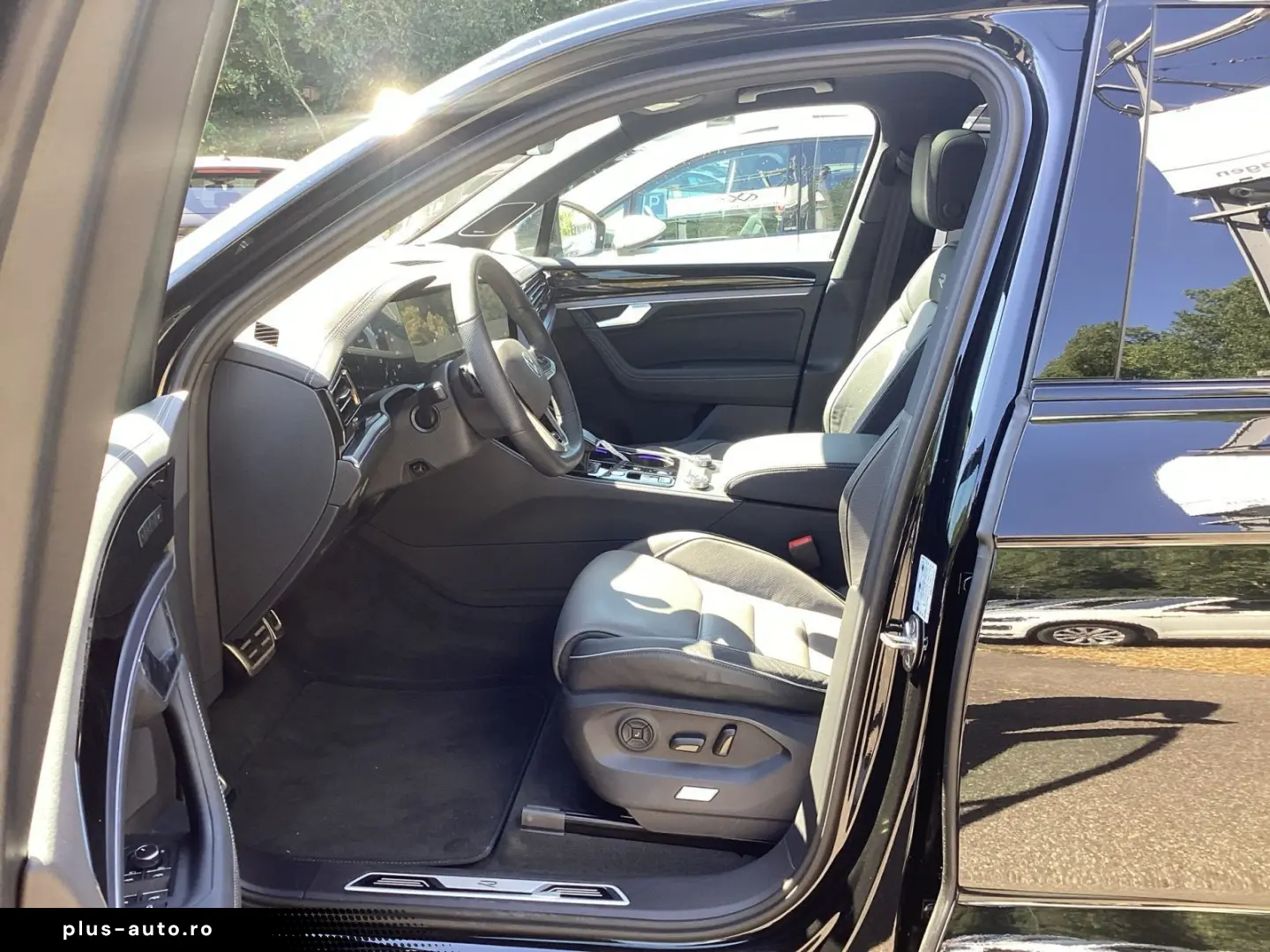 VW Touareg 3.0TDI R-Line Black Pano AHK Standh.Navi