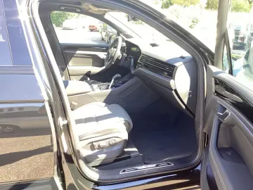 VW Touareg 3.0TDI R-Line Black Pano AHK Standh.Navi