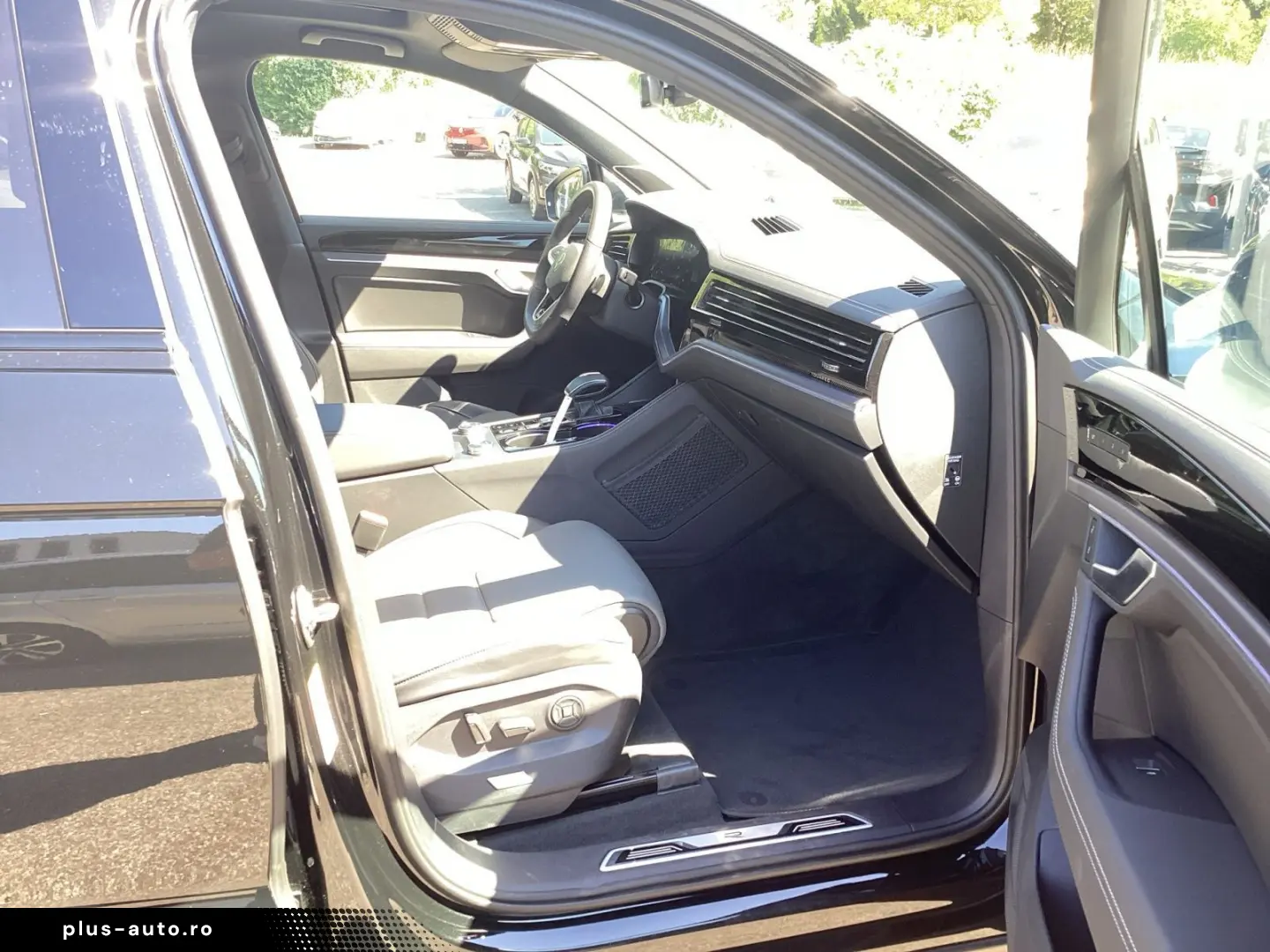 VW Touareg 3.0TDI R-Line Black Pano AHK Standh.Navi