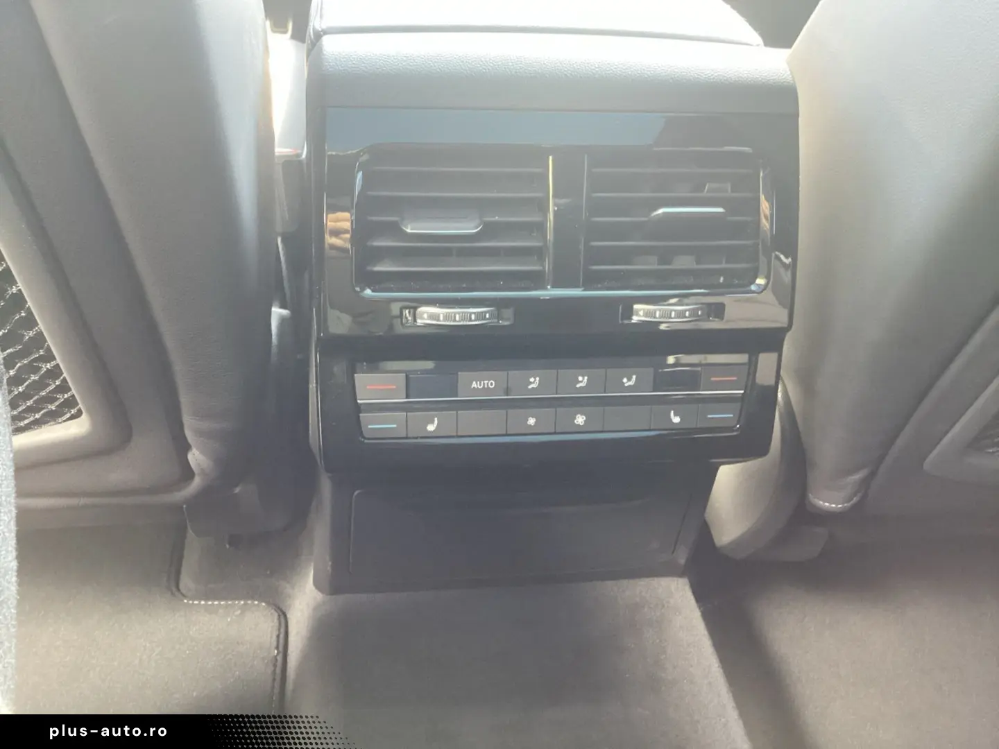 VW Touareg 3.0TDI R-Line Black Pano AHK Standh.Navi