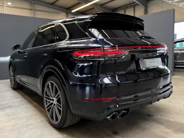 PORSCHE Cayenne Turbo Matrix Keramik Bose HuD Panorama