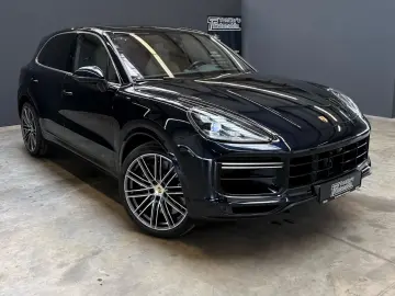 PORSCHE Cayenne Turbo Matrix Keramik Bose HuD Panorama