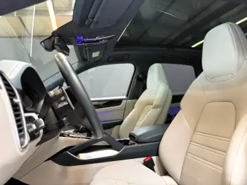 PORSCHE Cayenne Turbo Matrix Keramik Bose HuD Panorama