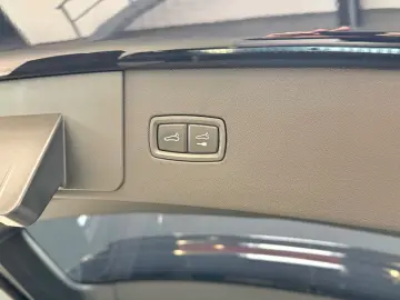 PORSCHE Cayenne Turbo Matrix Keramik Bose HuD Panorama