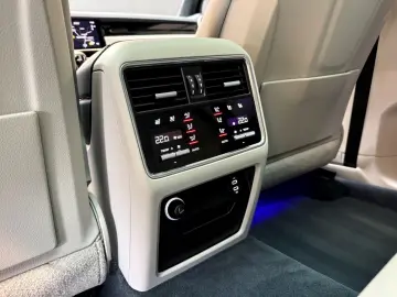 PORSCHE Cayenne Turbo Matrix Keramik Bose HuD Panorama