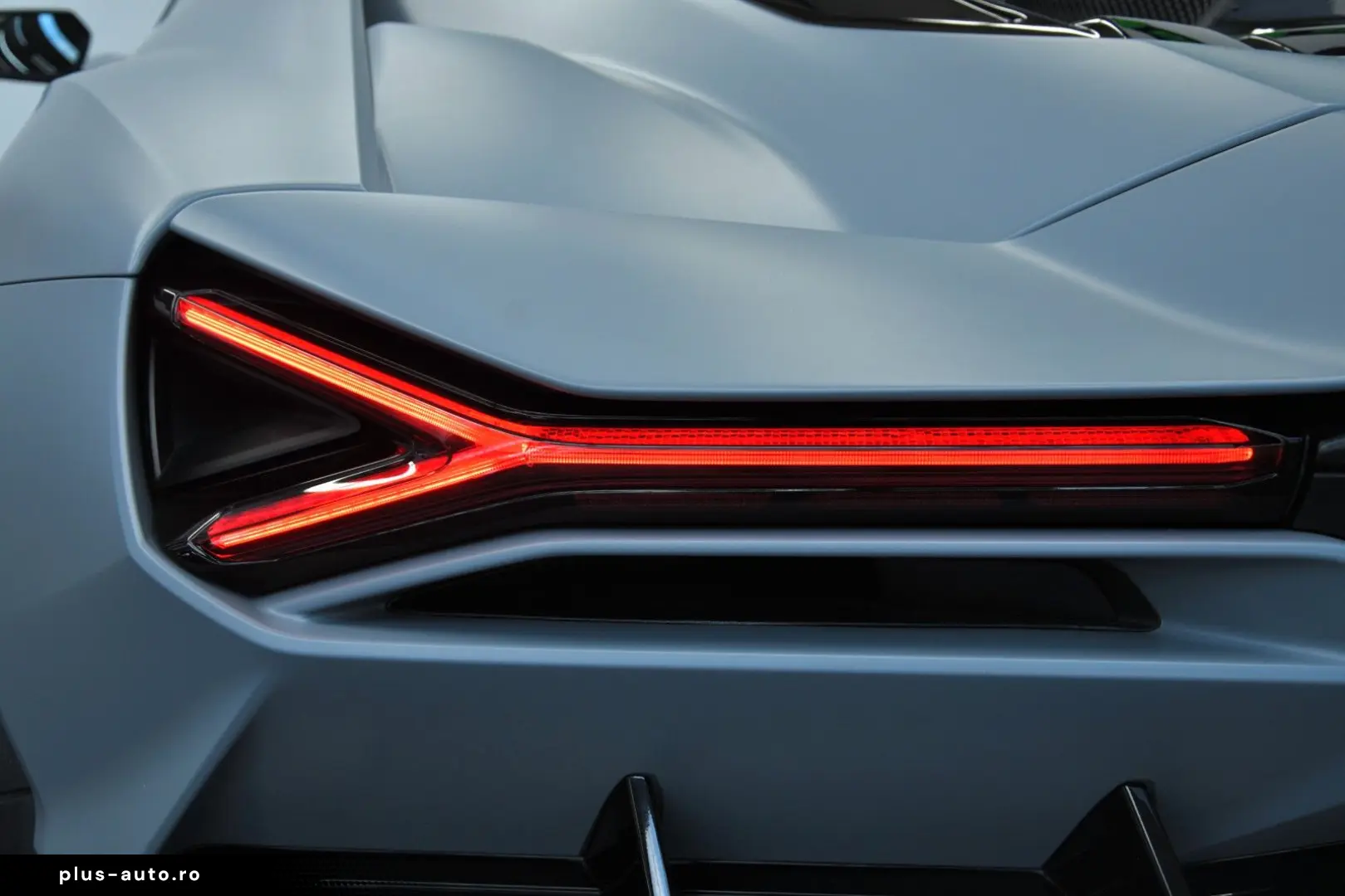 LAMBORGHINI Revuelto CARBON LIFT ADPERSONAM STYLE PASS.DISPL
