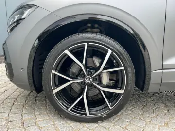 VW Touareg R-Line 3.0 TDI 4MOTION  AHK  Adaptivfwk.