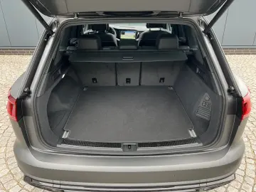 VW Touareg R-Line 3.0 TDI 4MOTION  AHK  Adaptivfwk.