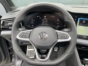 VW Touareg R-Line 3.0 TDI 4MOTION  AHK  Adaptivfwk.
