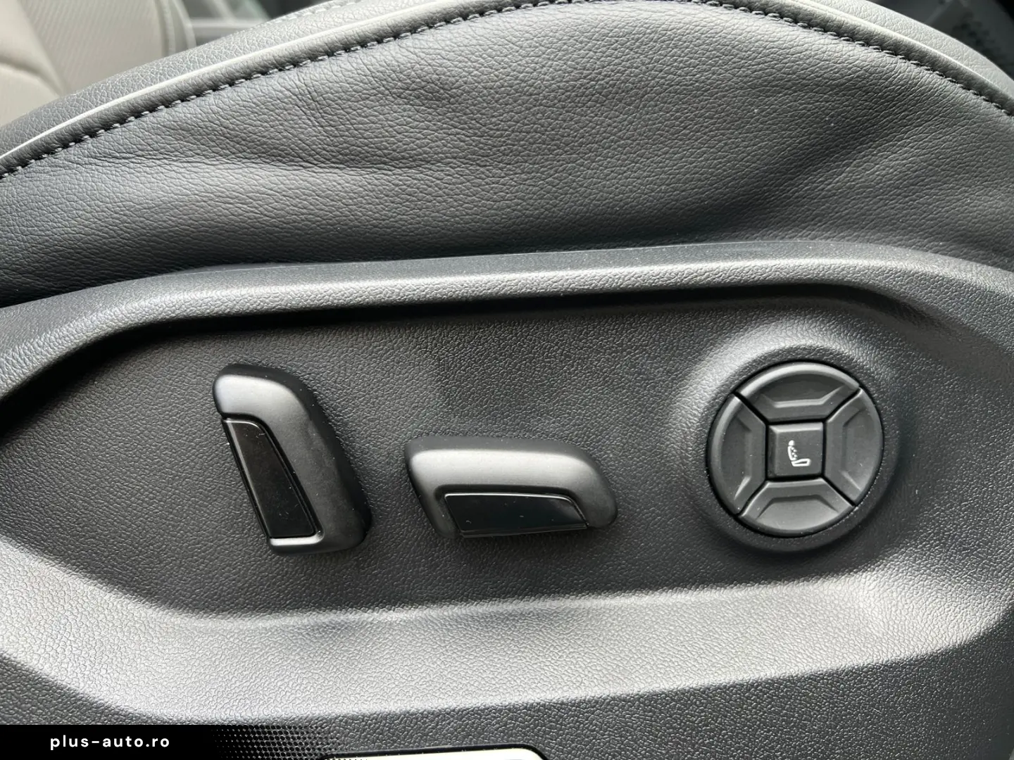 VW Touareg R-Line 3.0 TDI 4MOTION  AHK  Adaptivfwk.