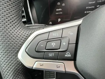 VW Touareg R-Line 3.0 TDI 4MOTION  AHK  Adaptivfwk.