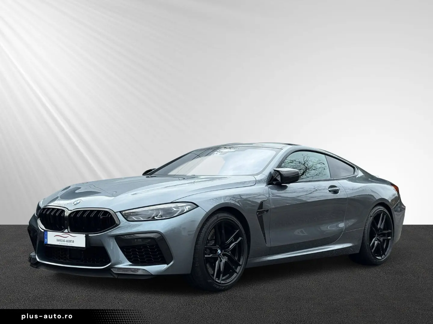 BMW M8 Competition Carbon innen&aussen Drivers HUD