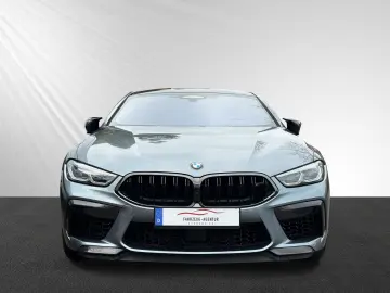 BMW M8 Competition Carbon innen&aussen Drivers HUD