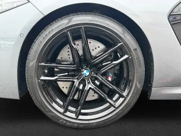 BMW M8 Competition Carbon innen&aussen Drivers HUD