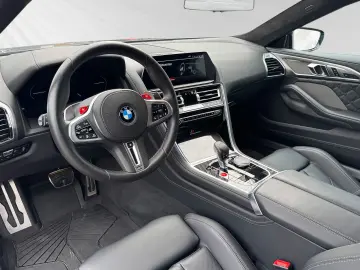 BMW M8 Competition Carbon innen&aussen Drivers HUD