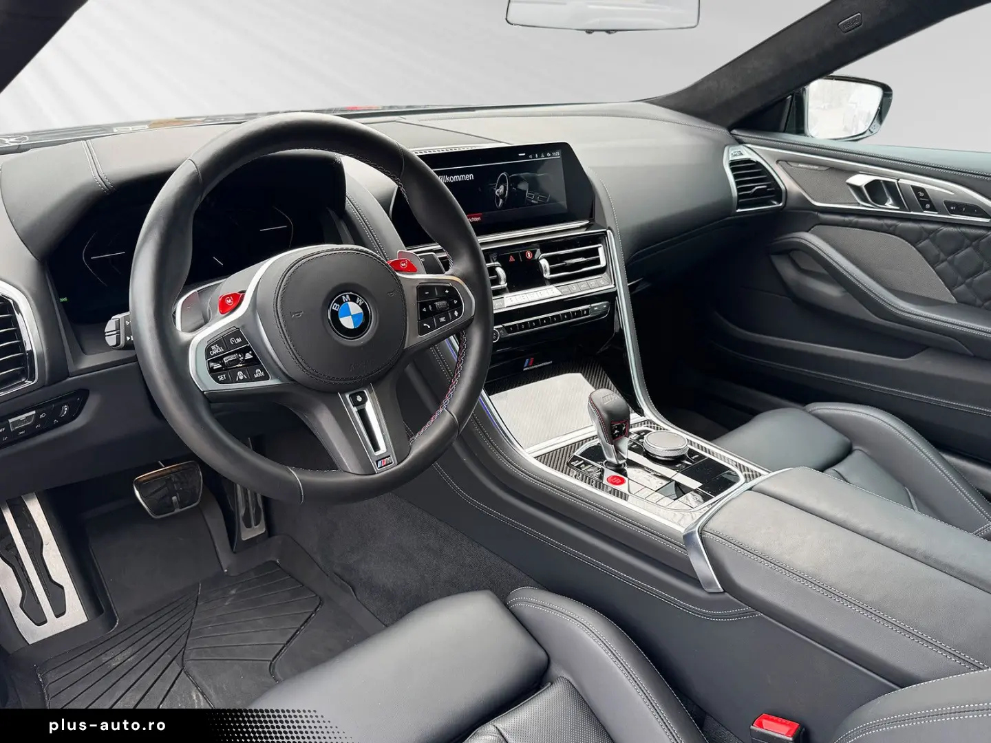 BMW M8 Competition Carbon innen&aussen Drivers HUD